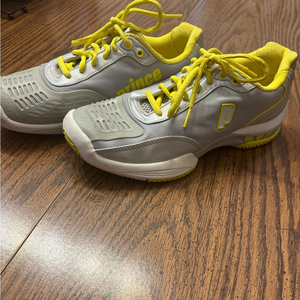 Women’s Prince tennis shoes 9.5 - Picture 3 of 7